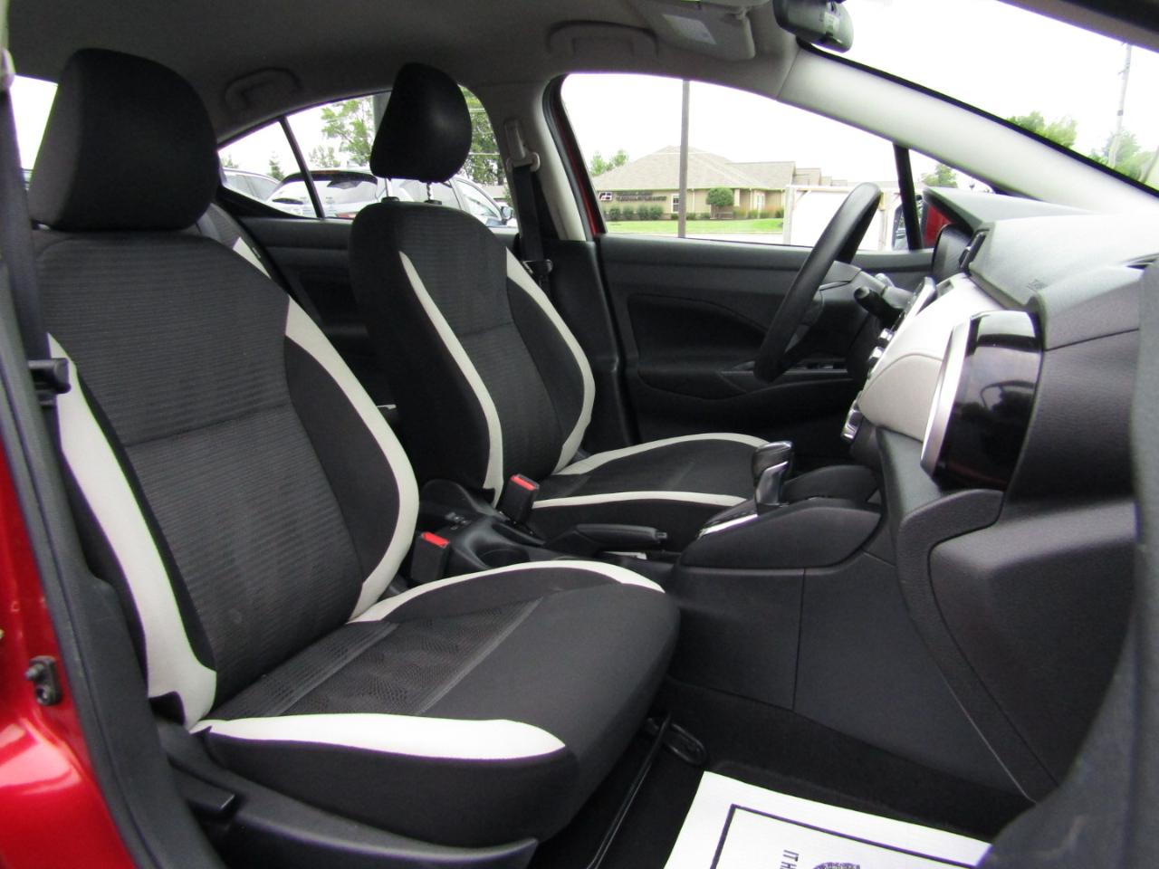 Nissan Versa SV 2021