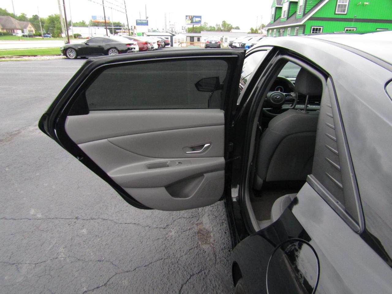 Hyundai Elantra SEL 2023