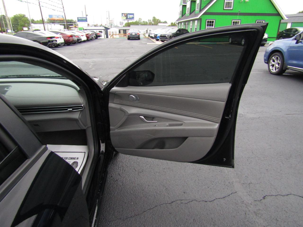 Hyundai Elantra SEL 2023