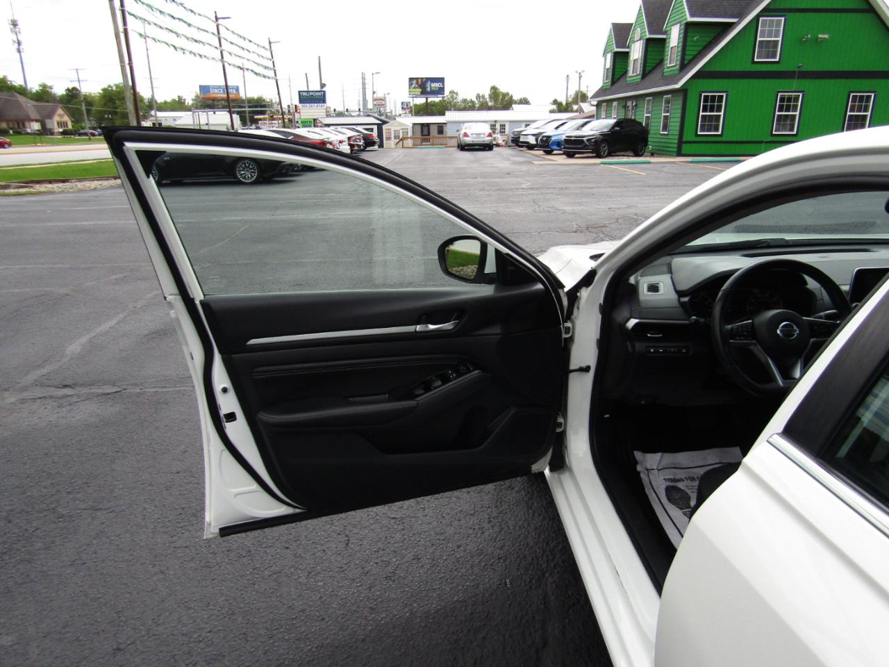 Nissan Altima 2.5 SV 2022