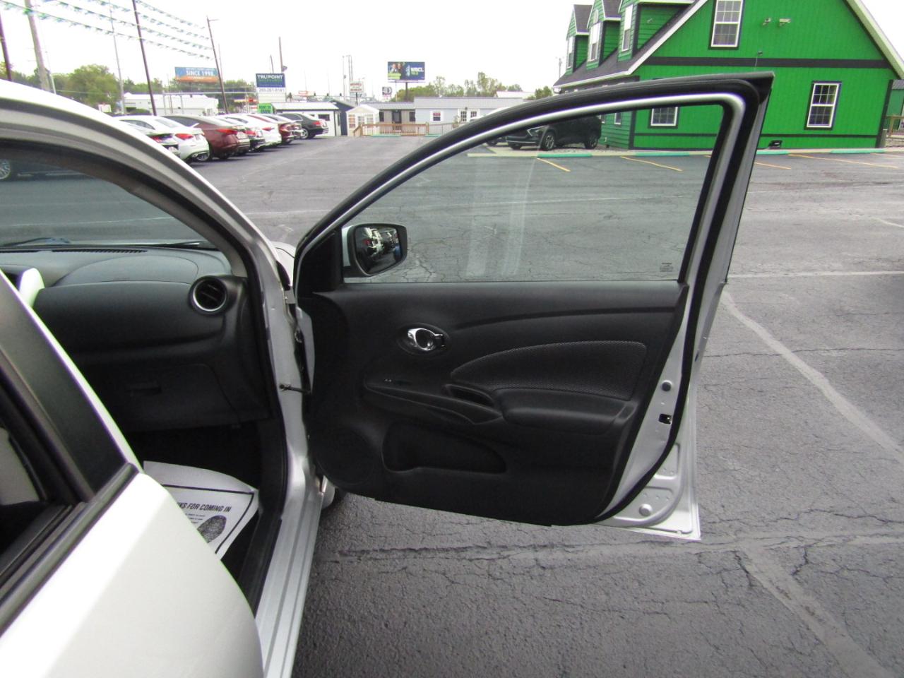 Nissan Versa S 2017