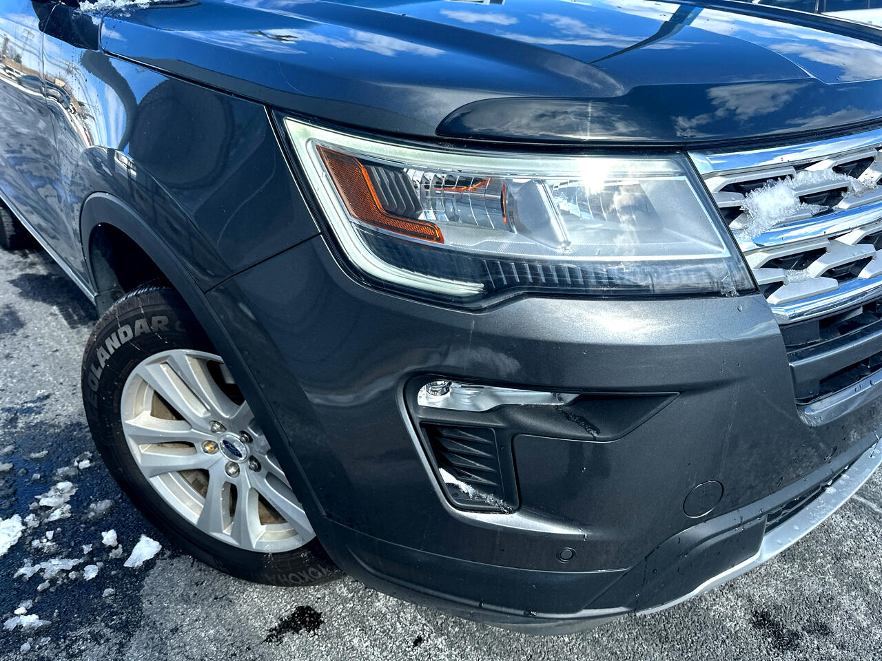 2019 Ford Explorer XLT photo 2