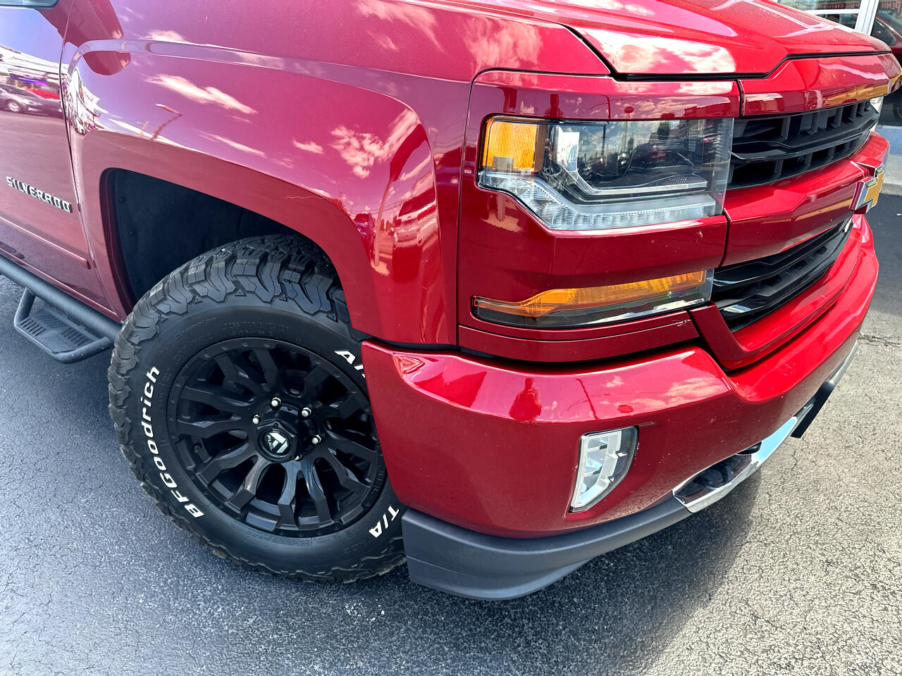 2018 Chevrolet Silverado 1500 LT photo 3