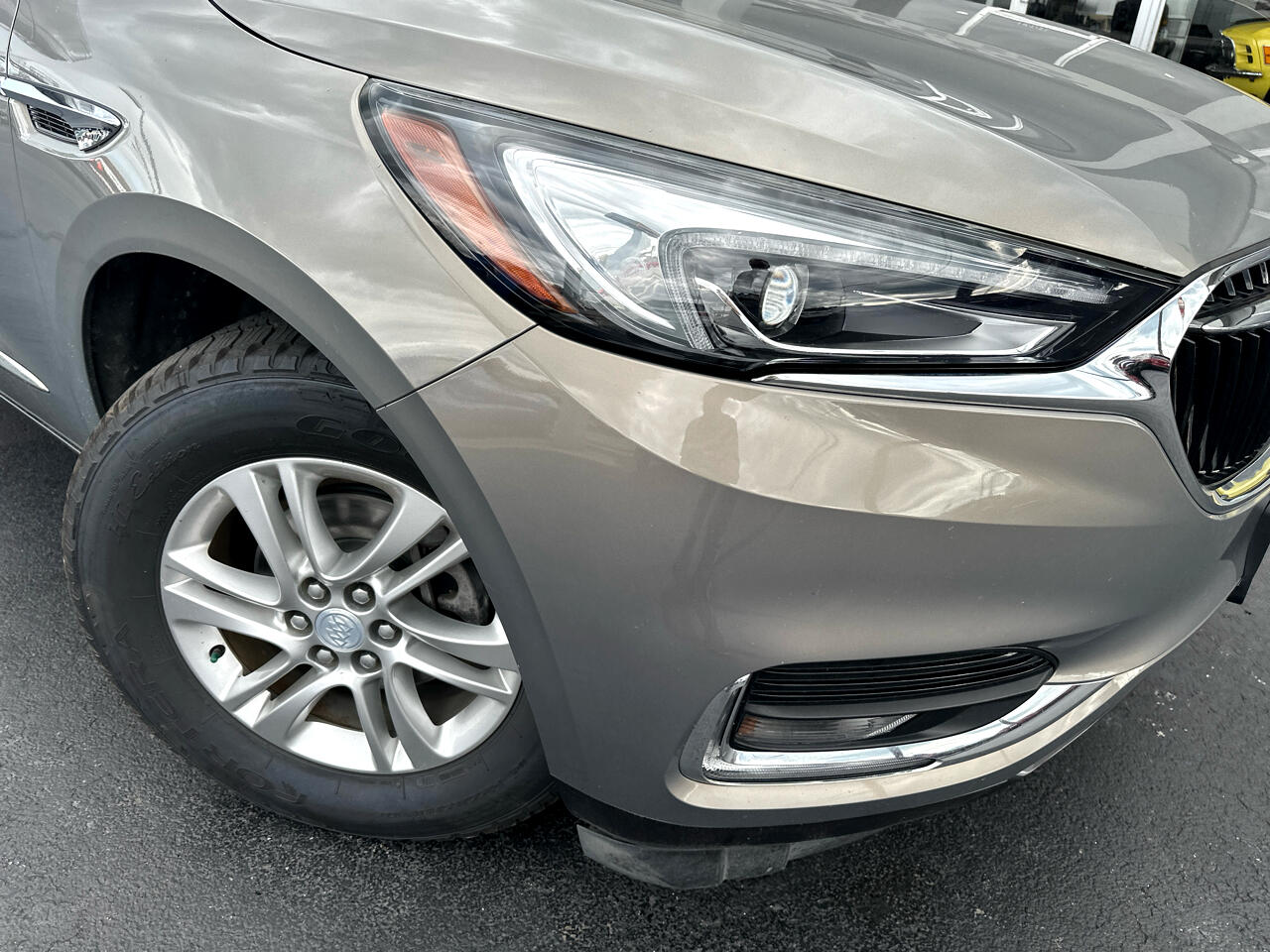 2018 Buick Enclave Essence photo 3