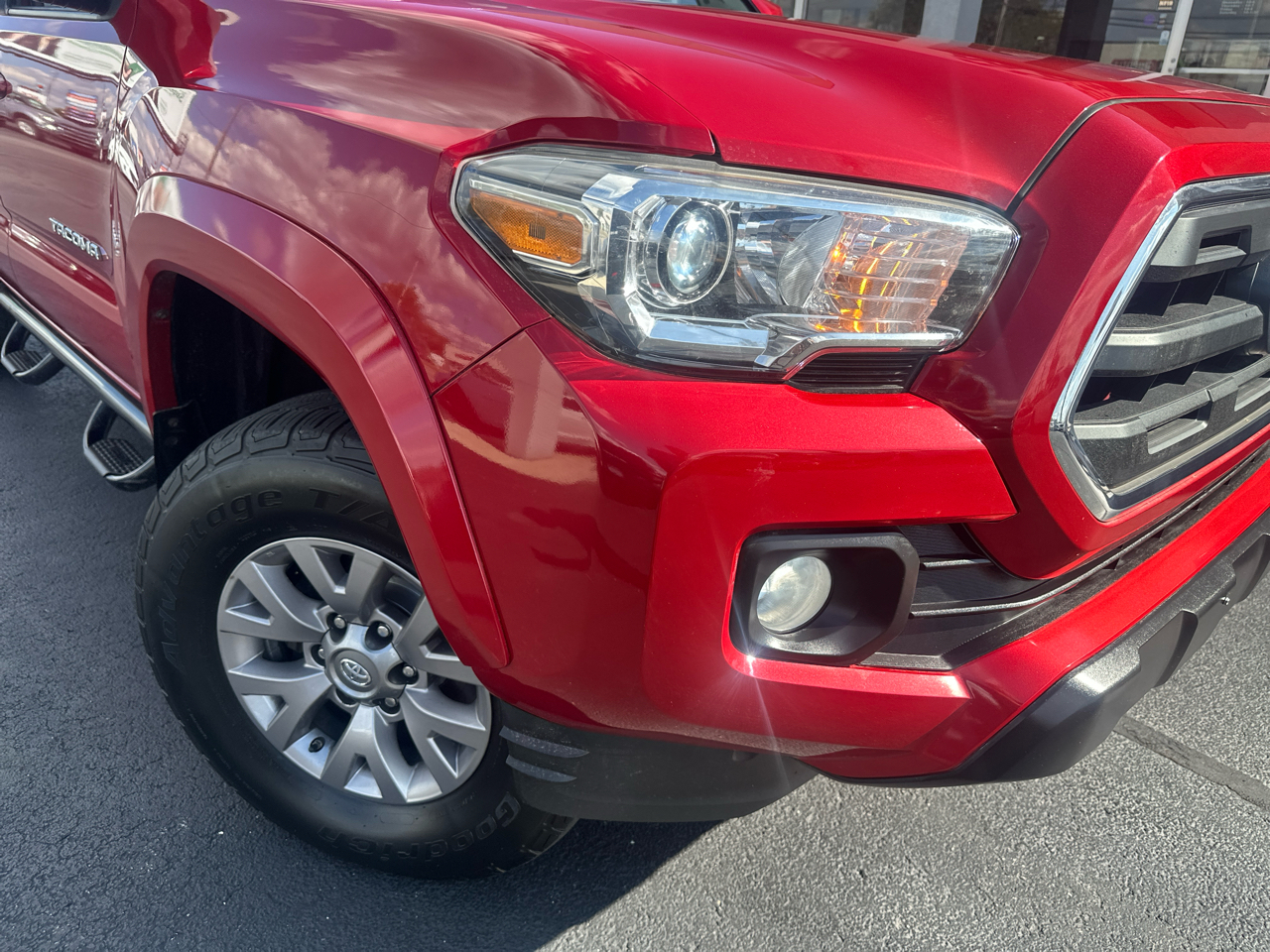 2017 Toyota Tacoma SR5 Double Cab photo 2