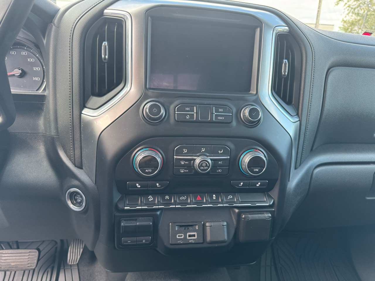 2019 Chevrolet Silverado 1500 LT photo 9