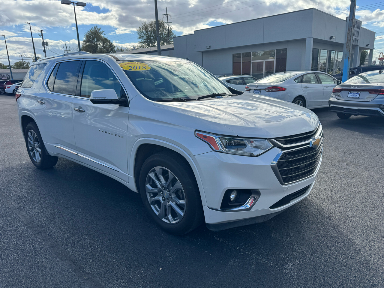 2018 Chevrolet Traverse Premier photo 2