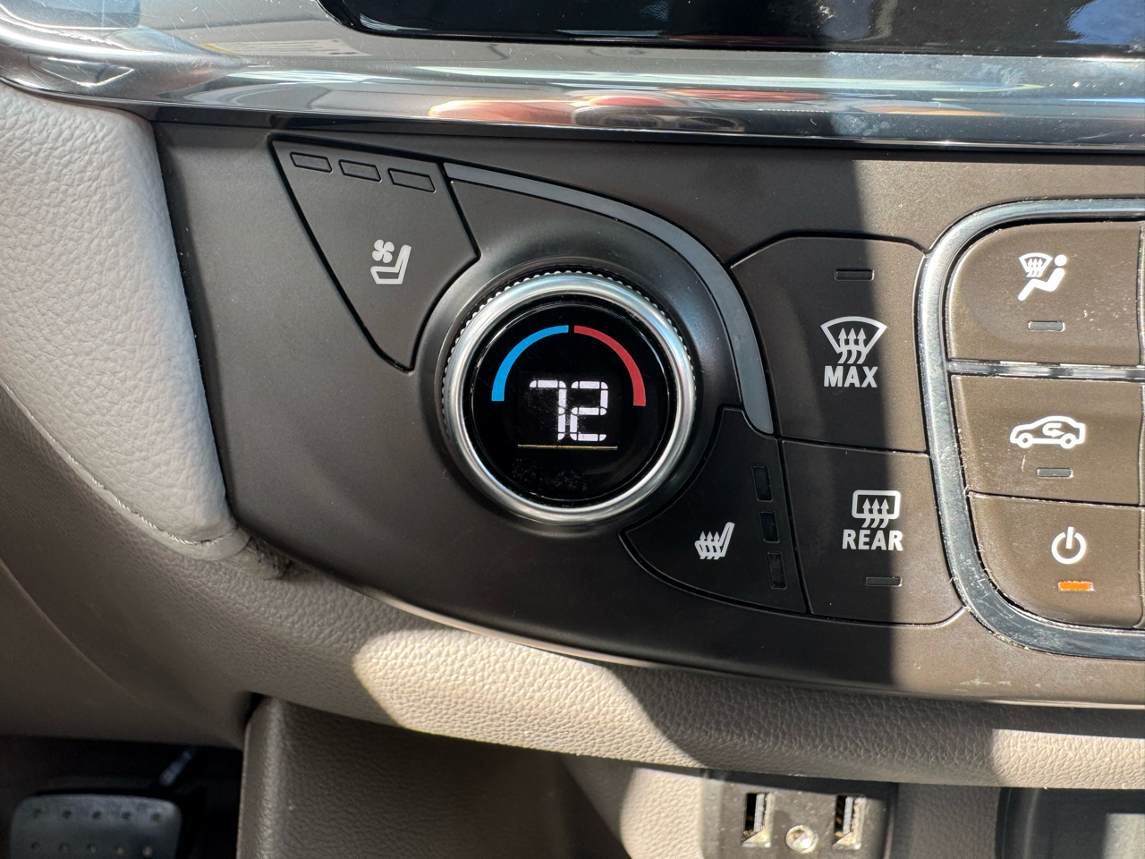 2018 Chevrolet Traverse Premier photo 14