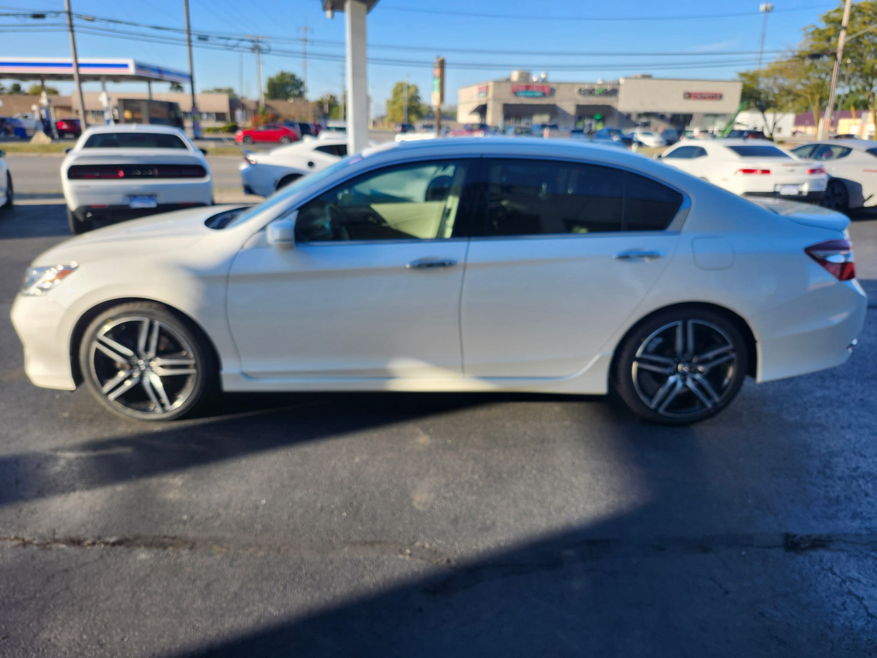 2016 Honda Accord Touring photo 2