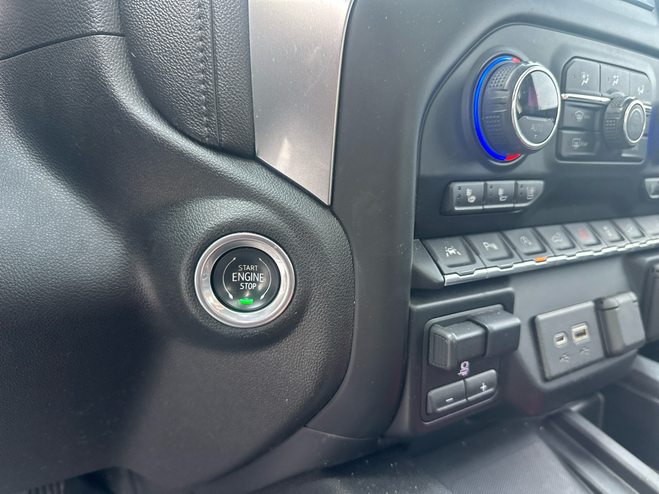 Chevrolet Silverado 1500 4WD Crew Cab 147" LT Trail Boss 2019