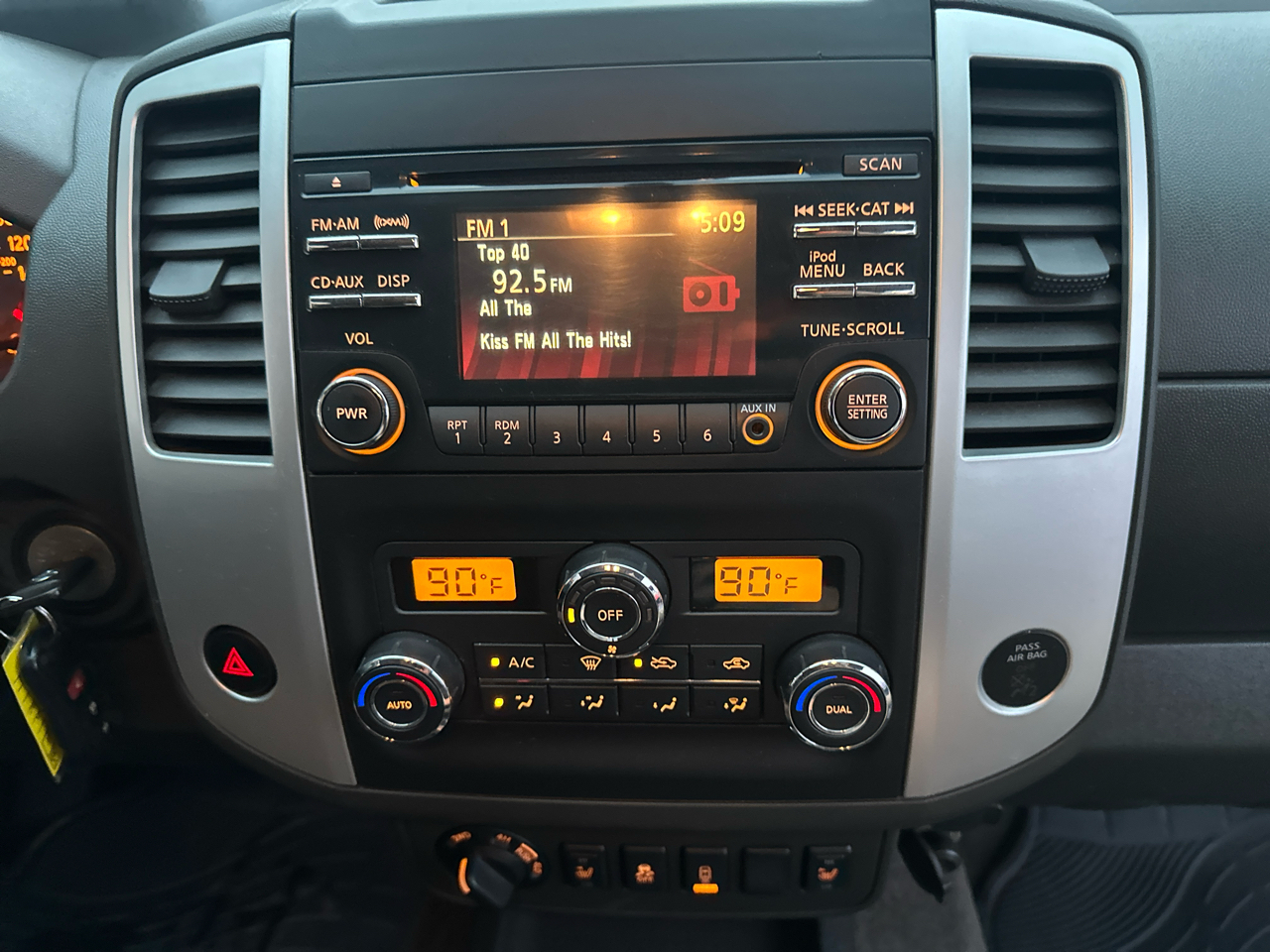 Nissan Frontier 4WD King Cab Auto SV 2014