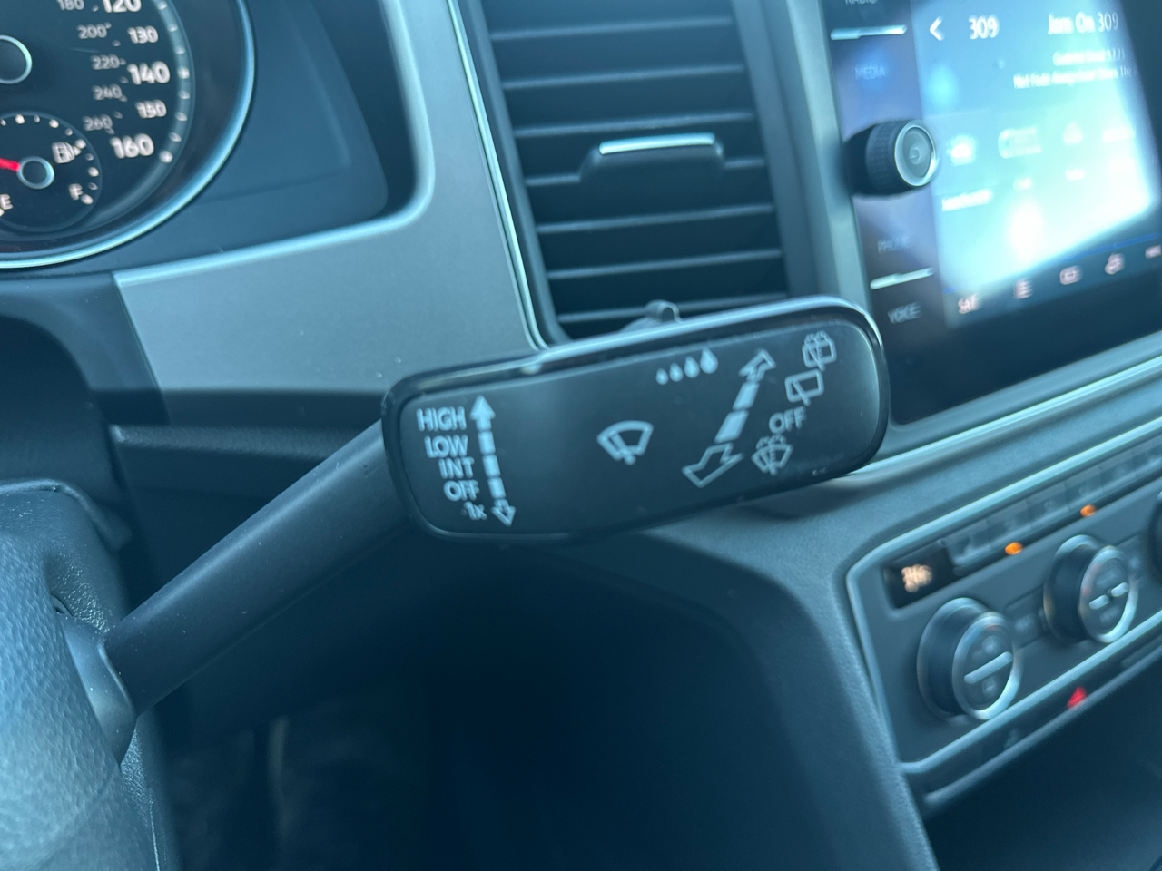 Volkswagen Atlas 3.6L V6 SE w/Technology R-Line 4MOTION 2019