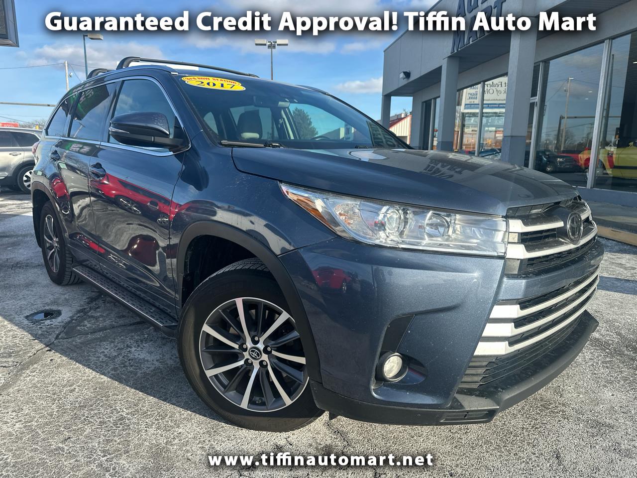 2017 Toyota Highlander XLE V6 AWD 3rd Row Seating Leather