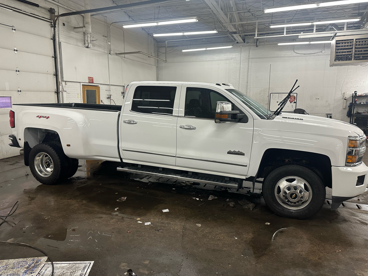 Chevrolet Silverado 3500HD Built After Aug 14  2015
