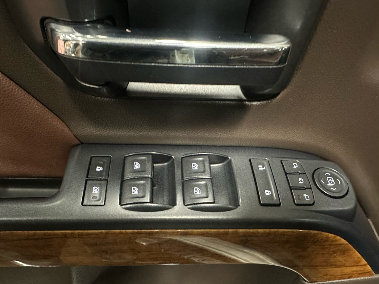 Chevrolet Silverado 3500HD Built After Aug 14  2015