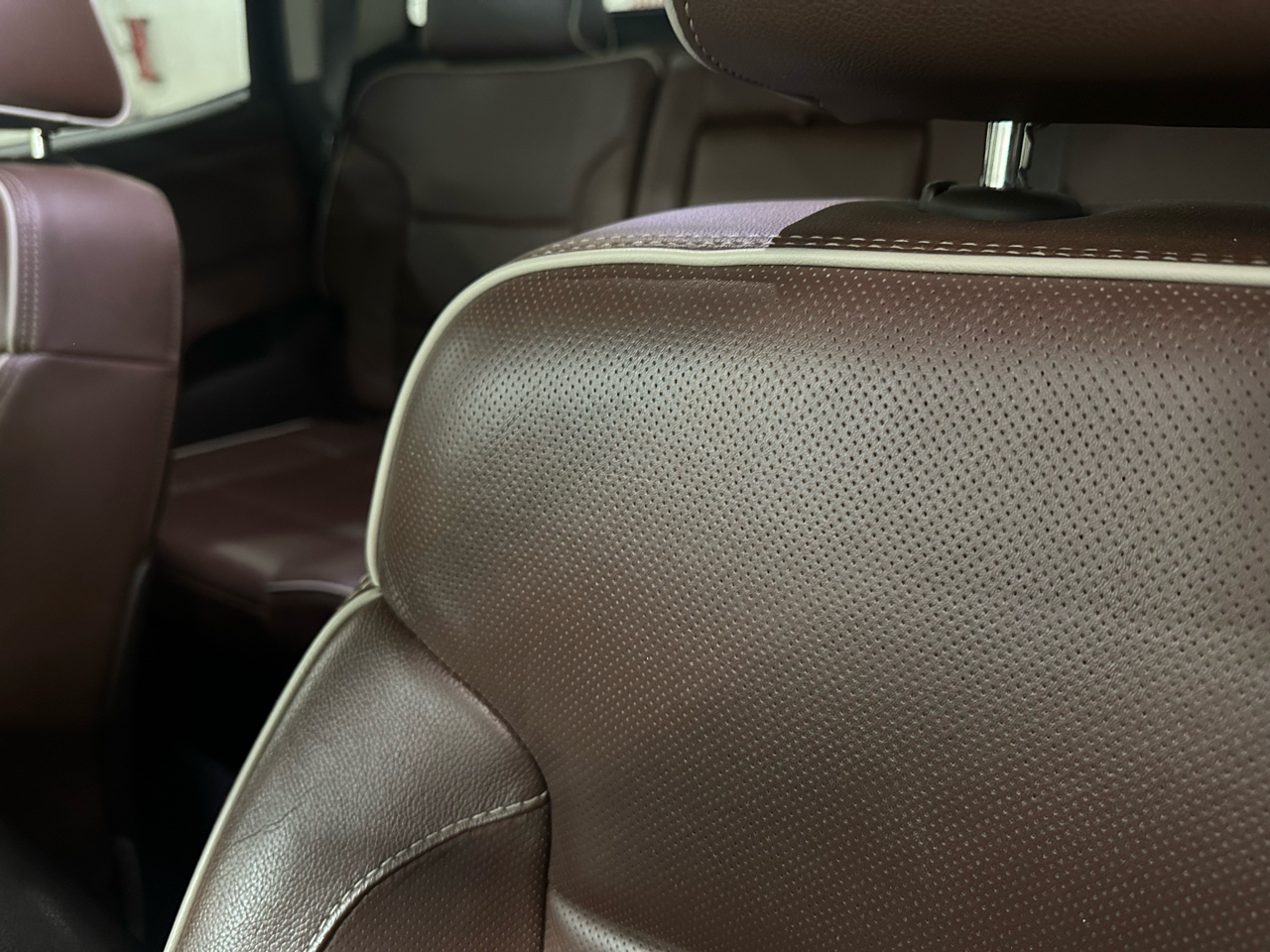 Chevrolet Silverado 3500HD Built After Aug 14  2015