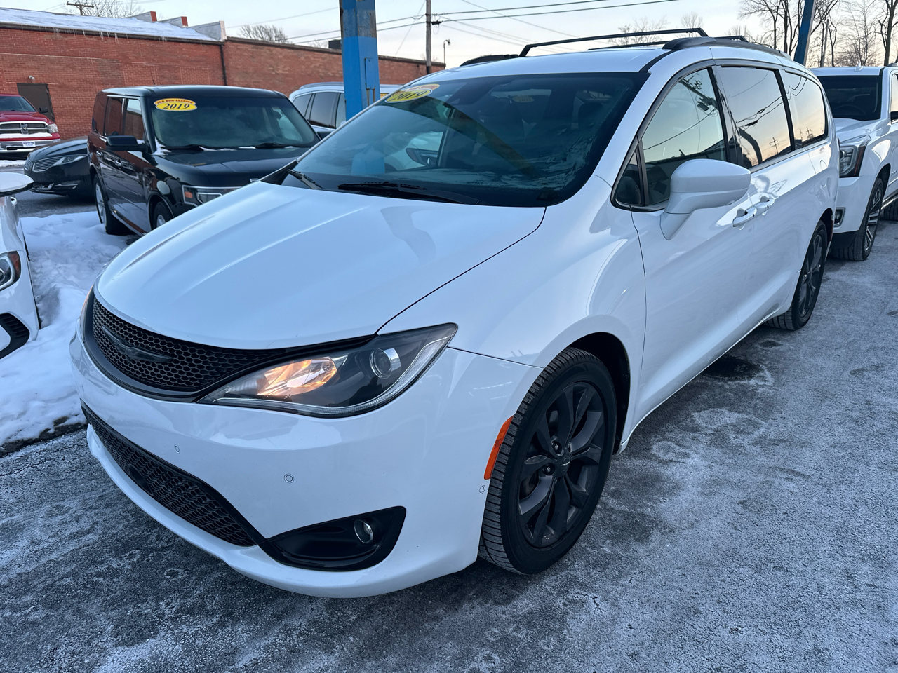 Chrysler Pacifica Touring L Plus FWD 2019