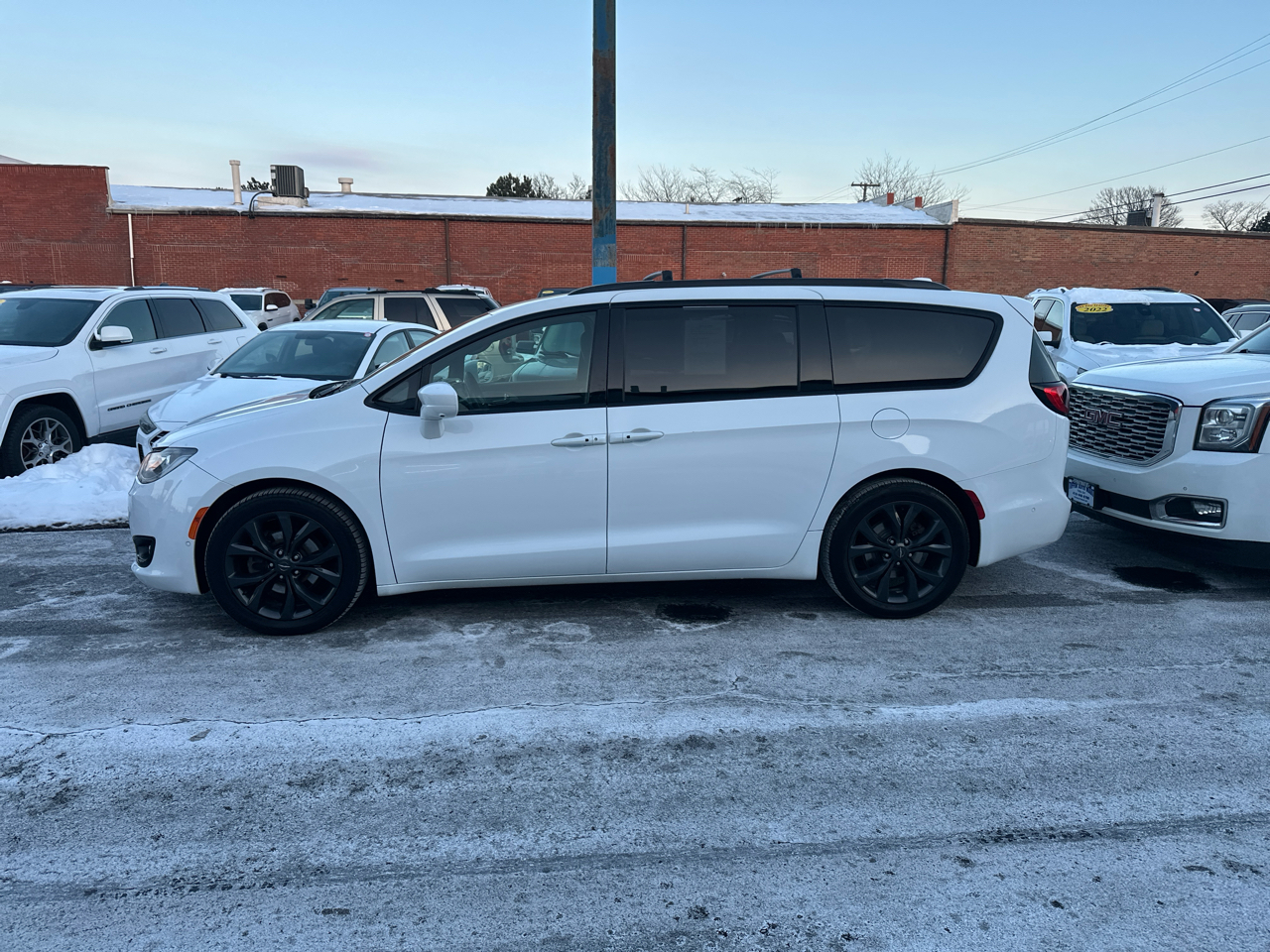 Chrysler Pacifica Touring L Plus FWD 2019