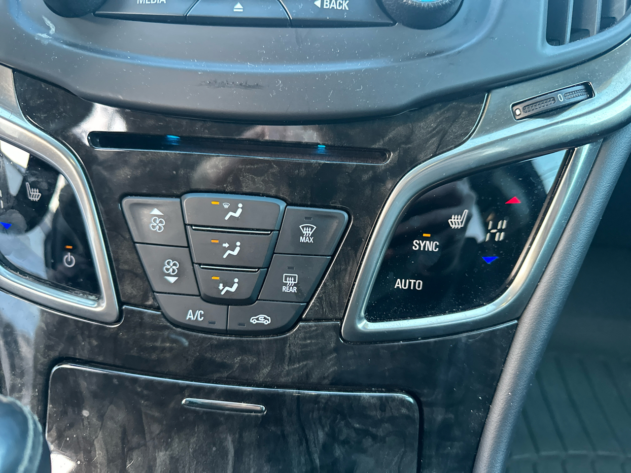 Buick LaCrosse 4dr Sdn Leather FWD 2016