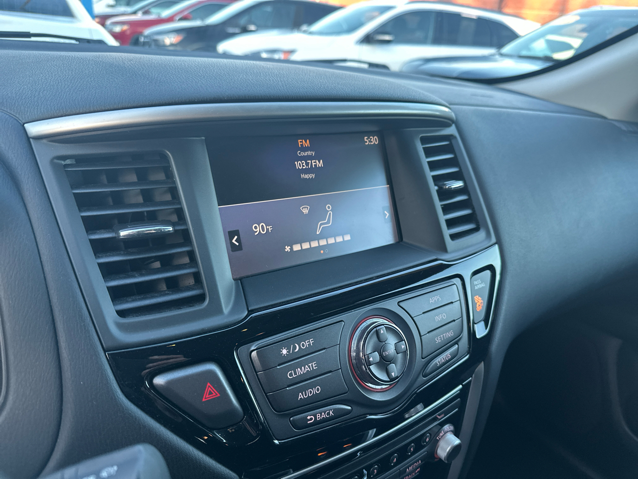 Nissan Pathfinder 4x4 SV 2017