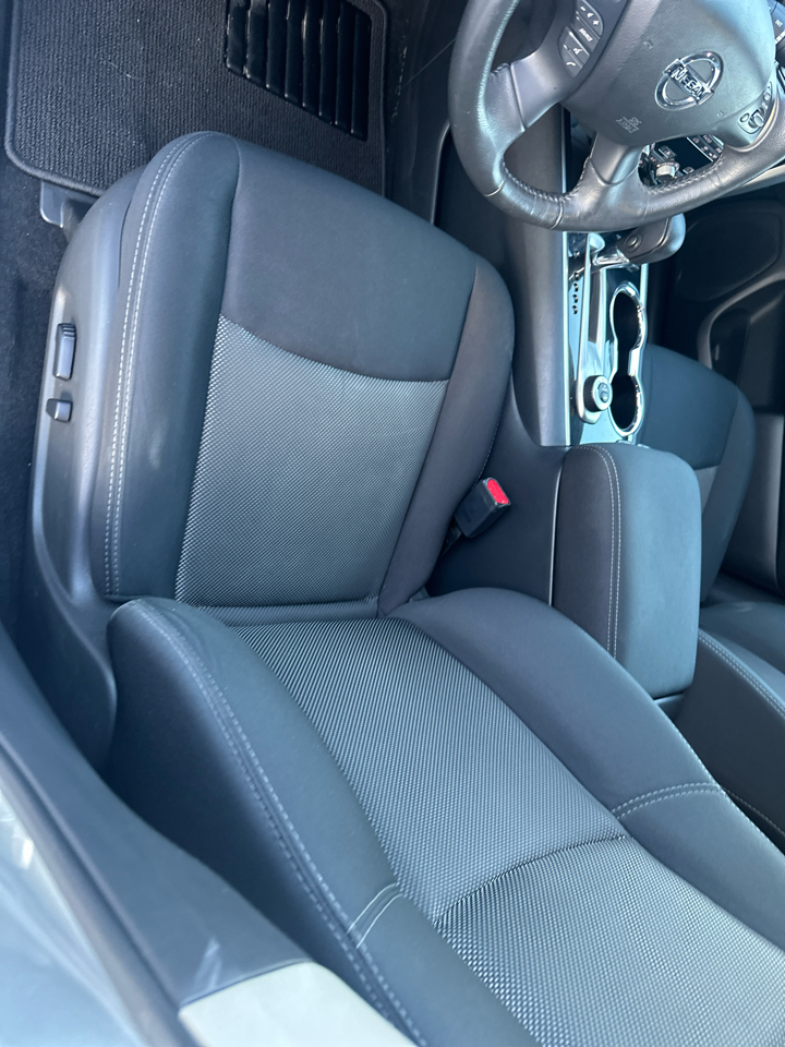 Nissan Pathfinder 4x4 SV 2017