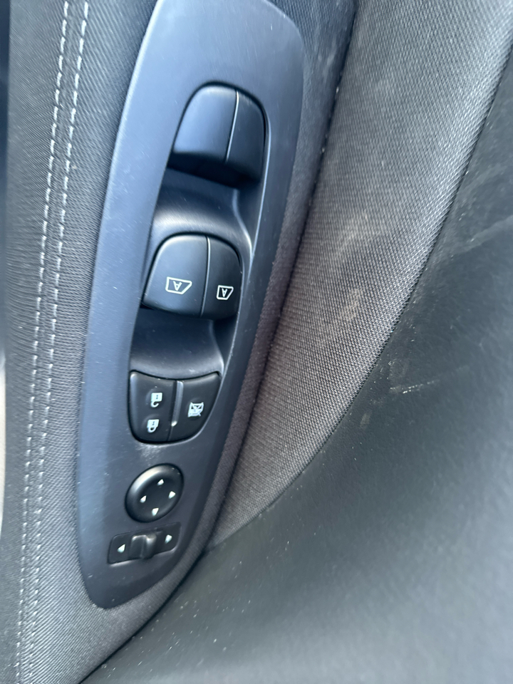 Nissan Pathfinder 4x4 SV 2017