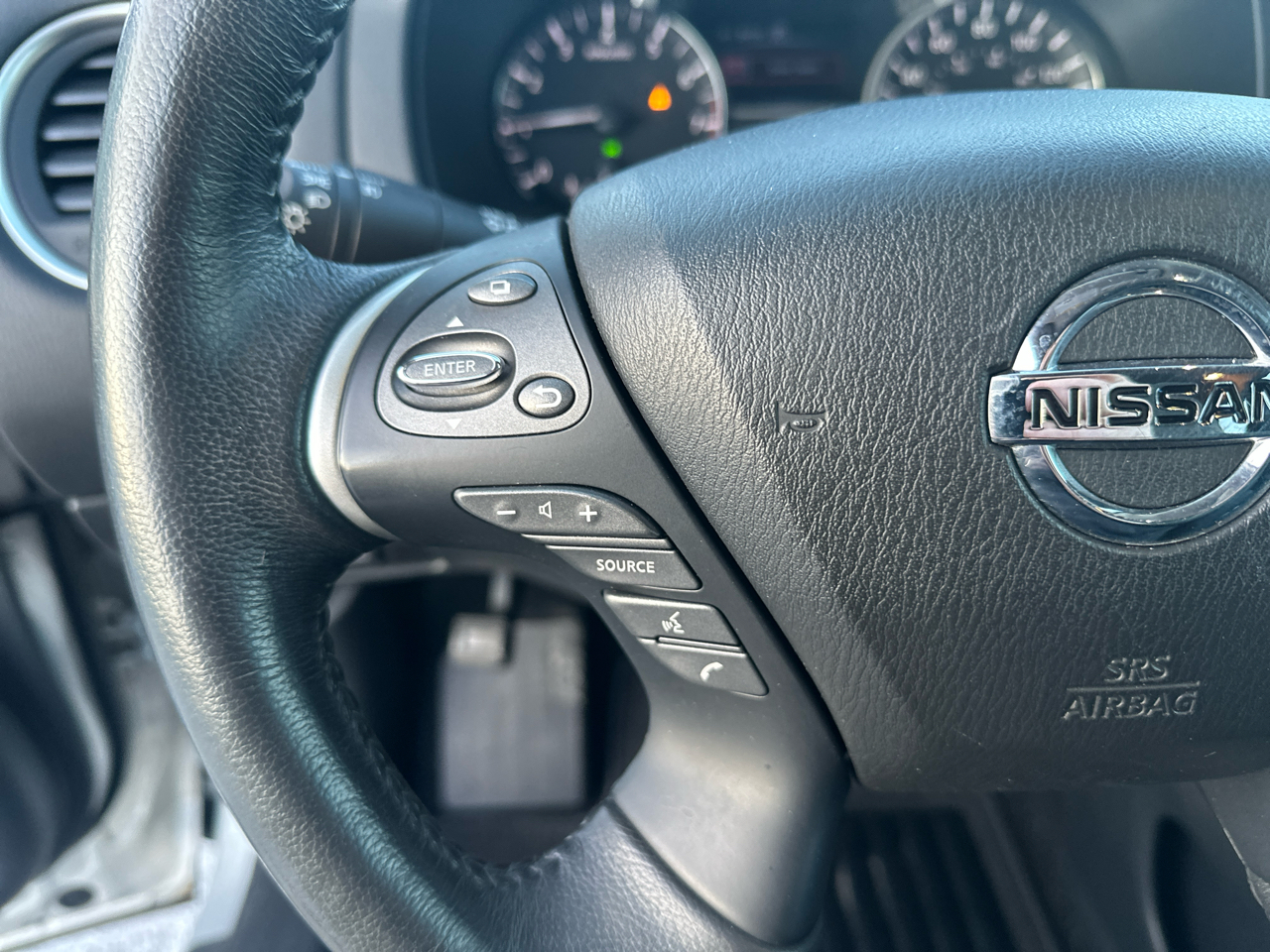 Nissan Pathfinder 4x4 SV 2017