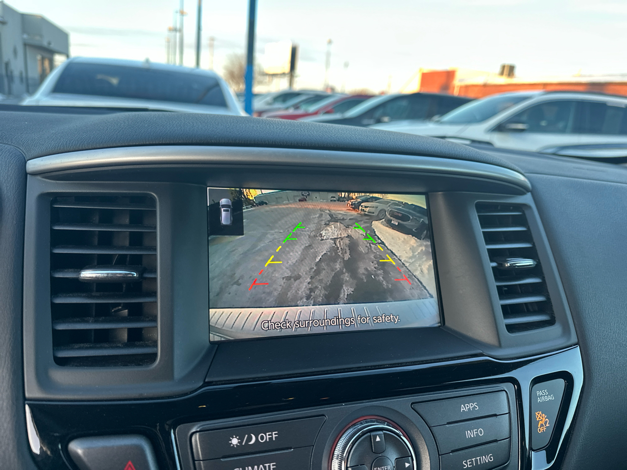 Nissan Pathfinder 4x4 SV 2017