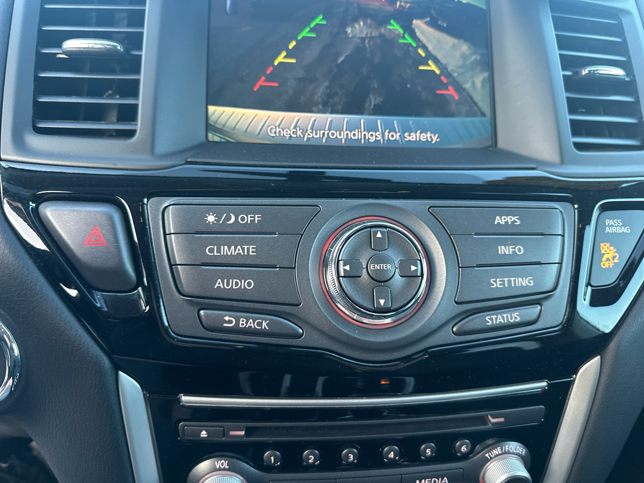 Nissan Pathfinder 4x4 SV 2017