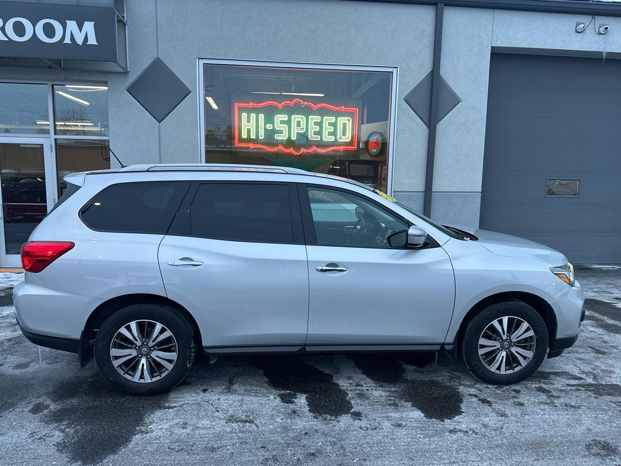 Nissan Pathfinder  2017