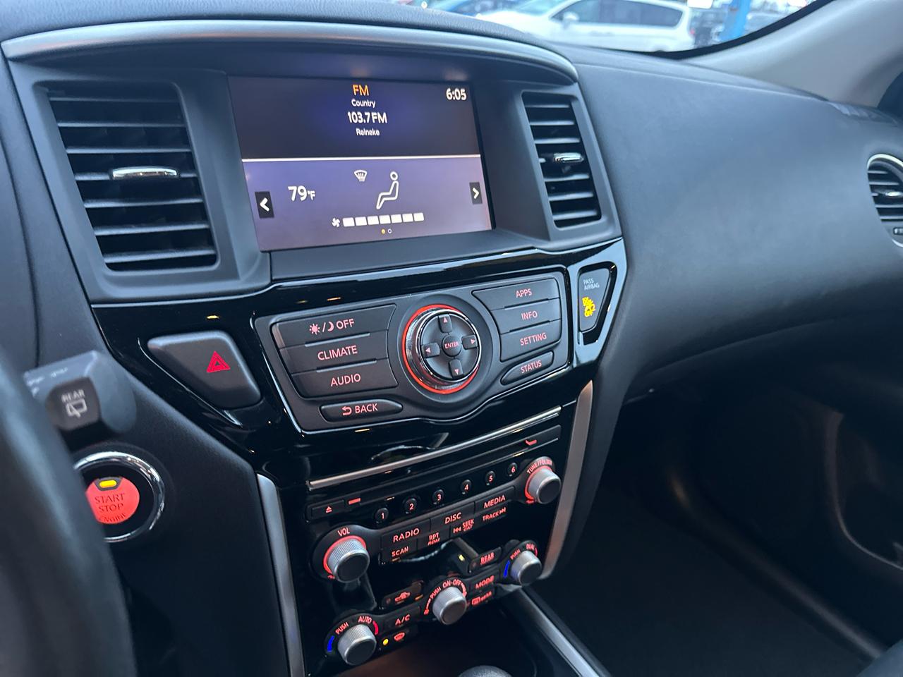 Nissan Pathfinder  2017