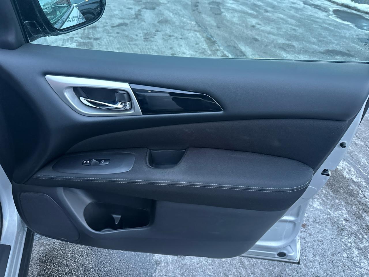 Nissan Pathfinder  2017