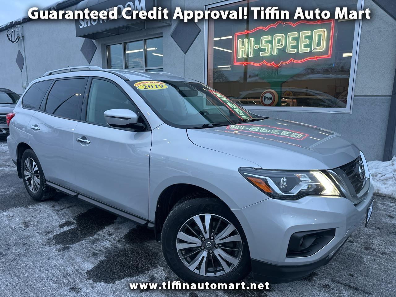 2017 Nissan Pathfinder 4x4 SV 3rd Row Seating