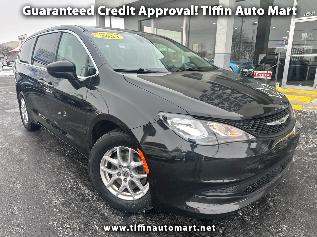 2023 Chrysler Voyager LX FWD