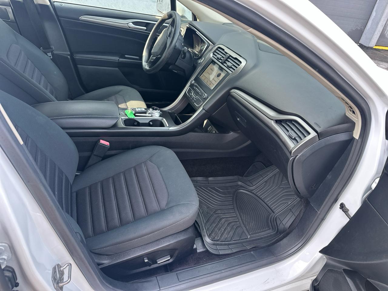 Ford Fusion SE FWD 2017