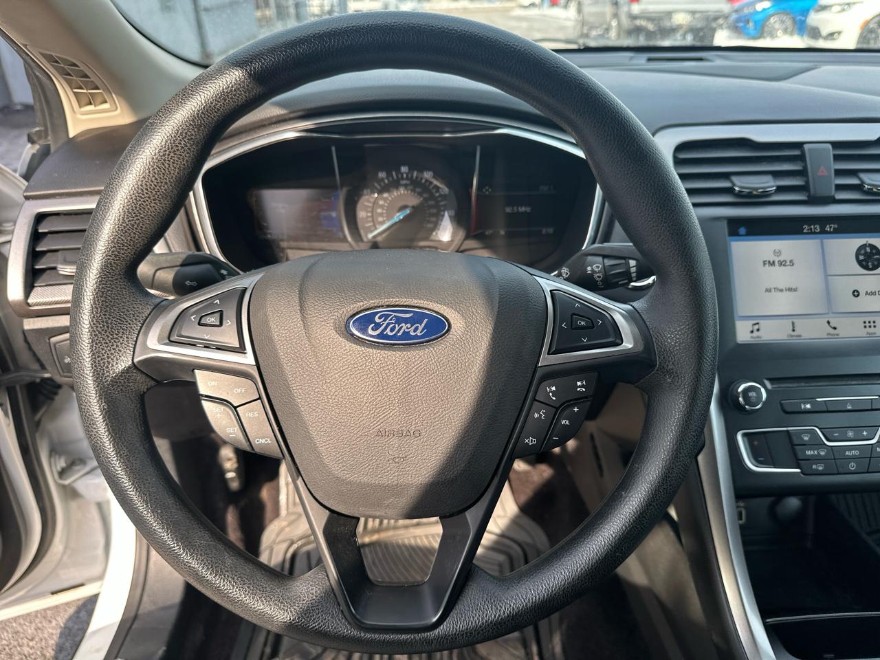 Ford Fusion SE FWD 2017