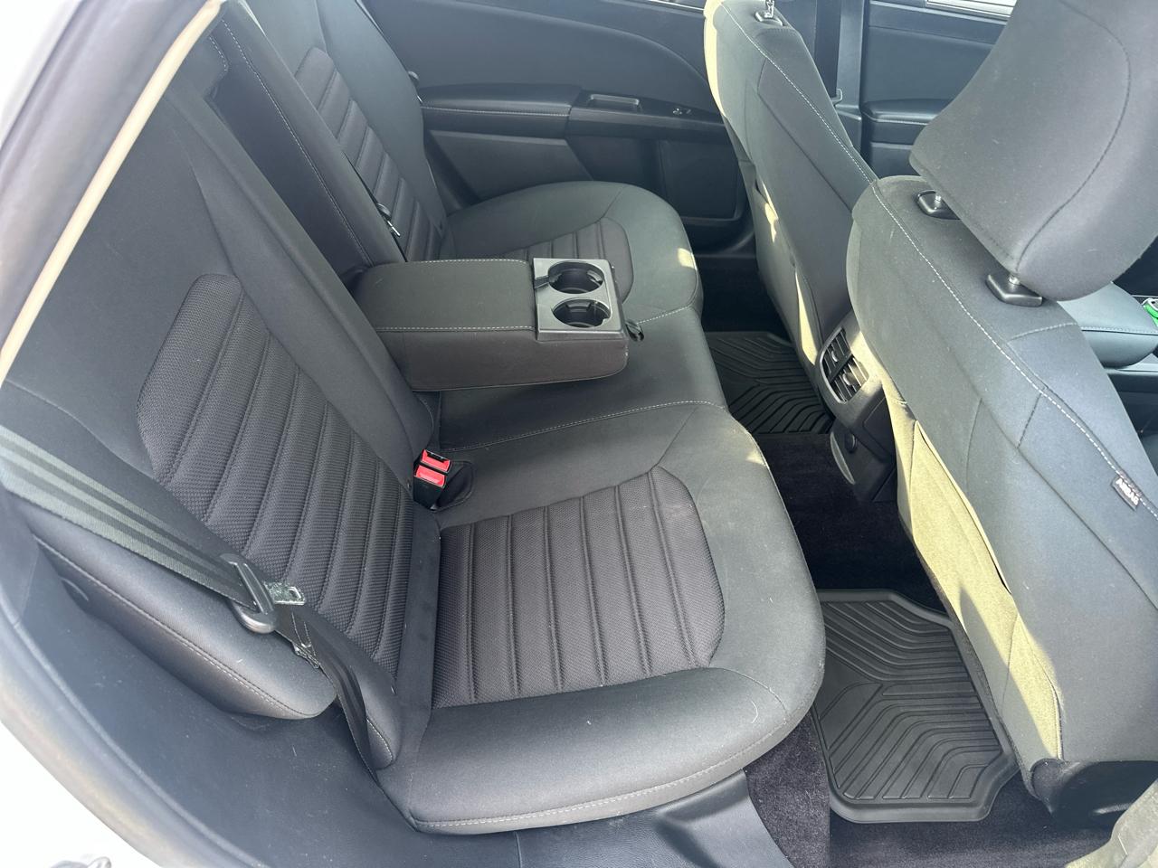 Ford Fusion SE FWD 2017