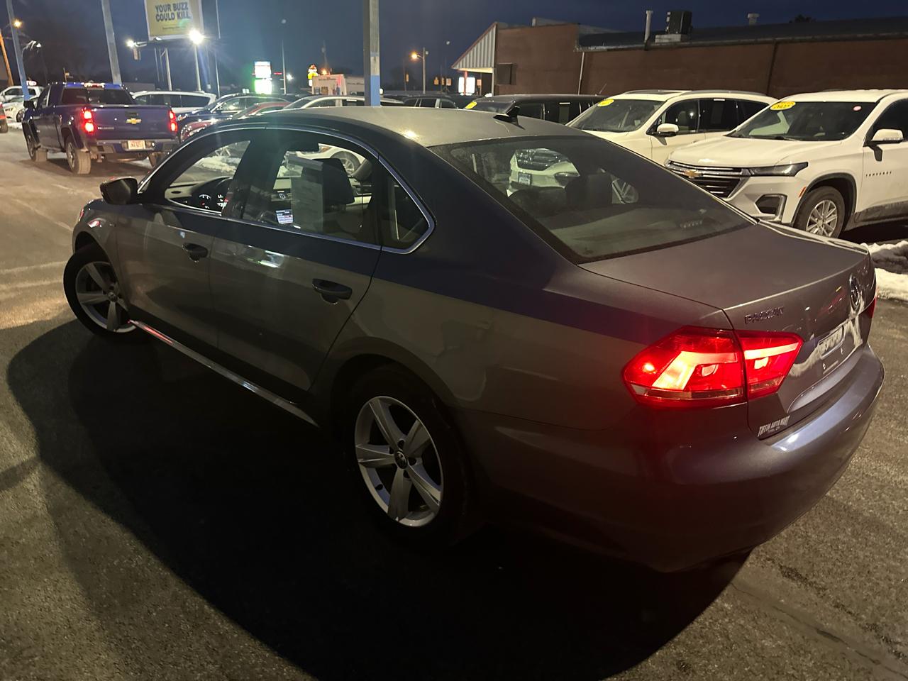 Volkswagen Passat 4dr Sdn 1.8T Auto S PZEV 2015