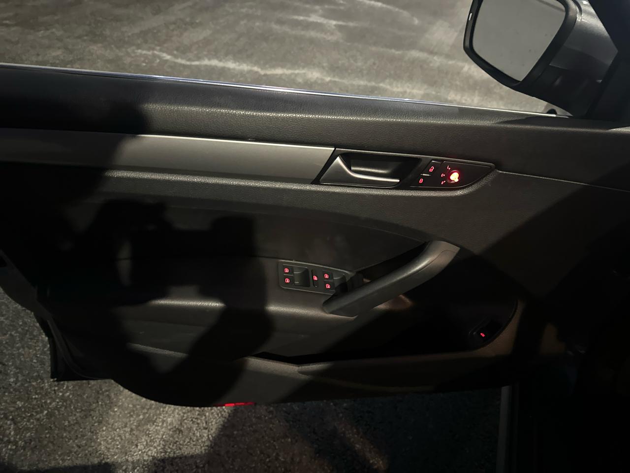 Volkswagen Passat 4dr Sdn 1.8T Auto S PZEV 2015