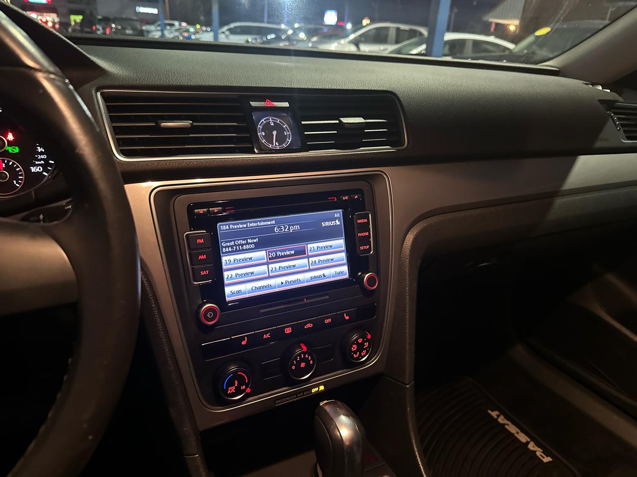 Volkswagen Passat 4dr Sdn 1.8T Auto S PZEV 2015