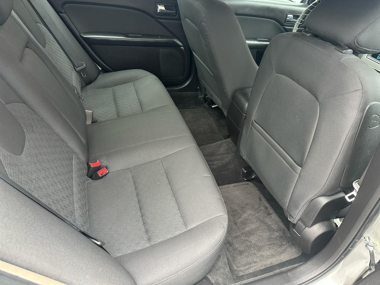 Ford Fusion 4dr Sdn SE FWD 2010