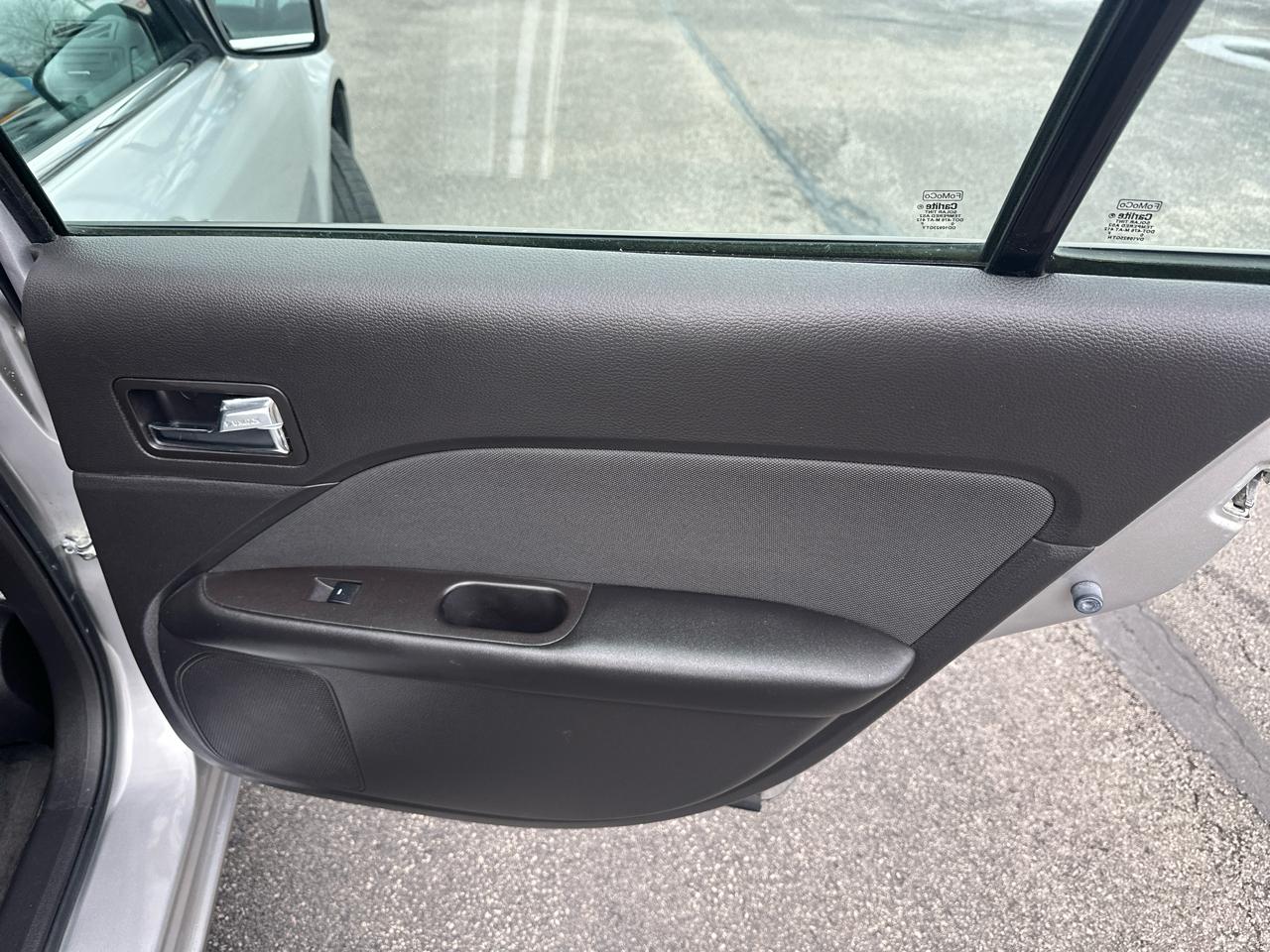 Ford Fusion 4dr Sdn SE FWD 2010