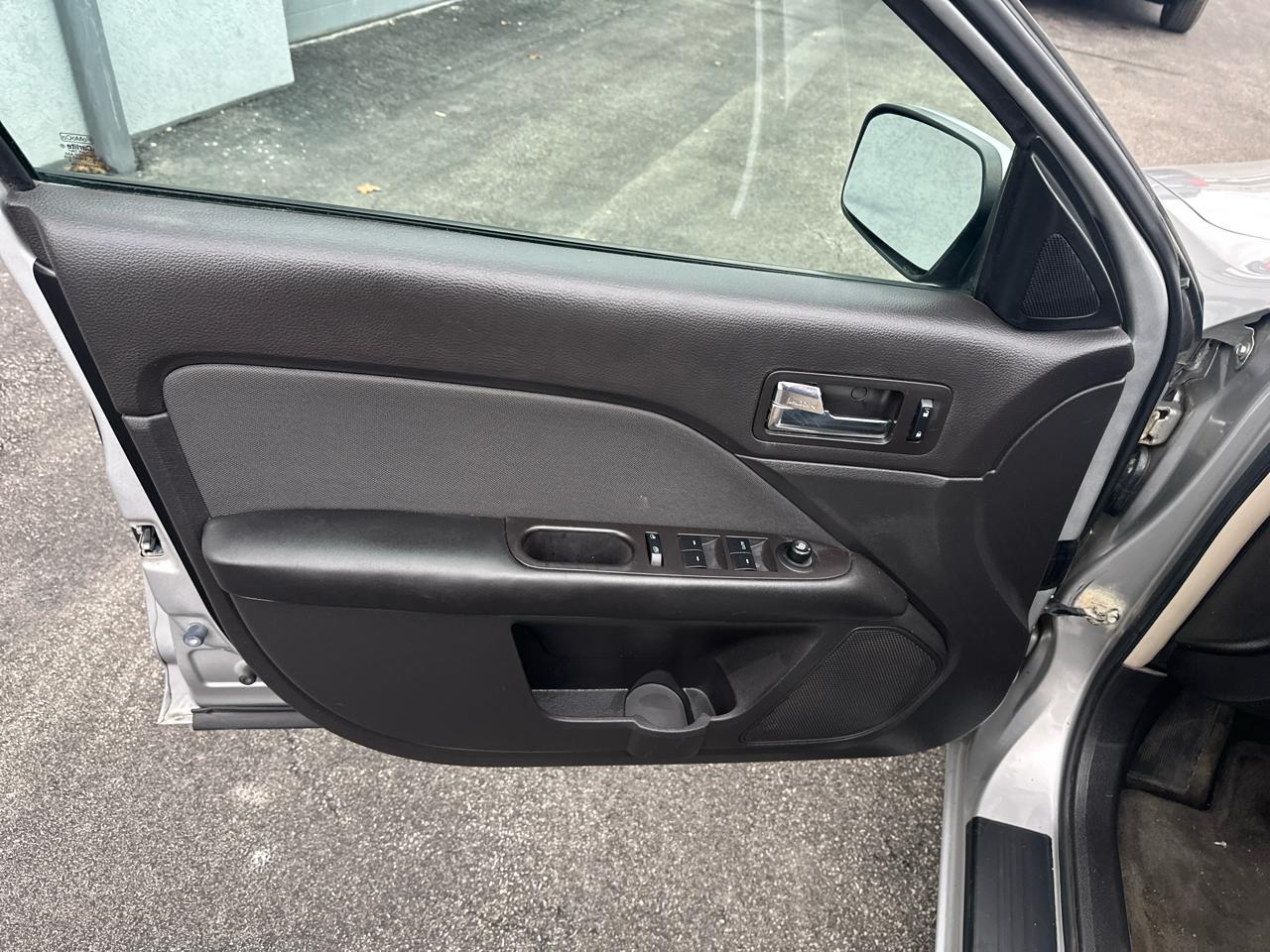 Ford Fusion 4dr Sdn SE FWD 2010