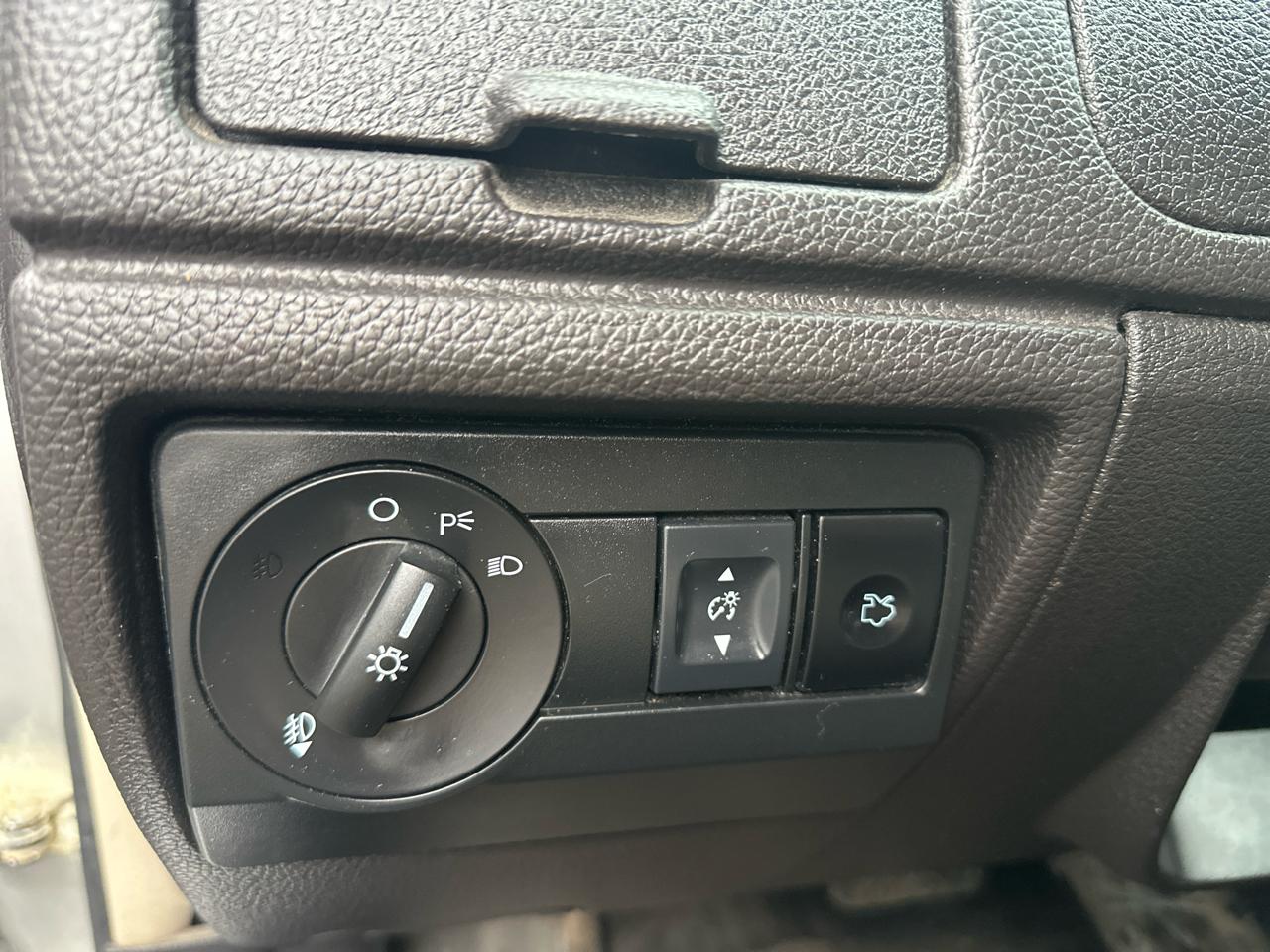 Ford Fusion 4dr Sdn SE FWD 2010