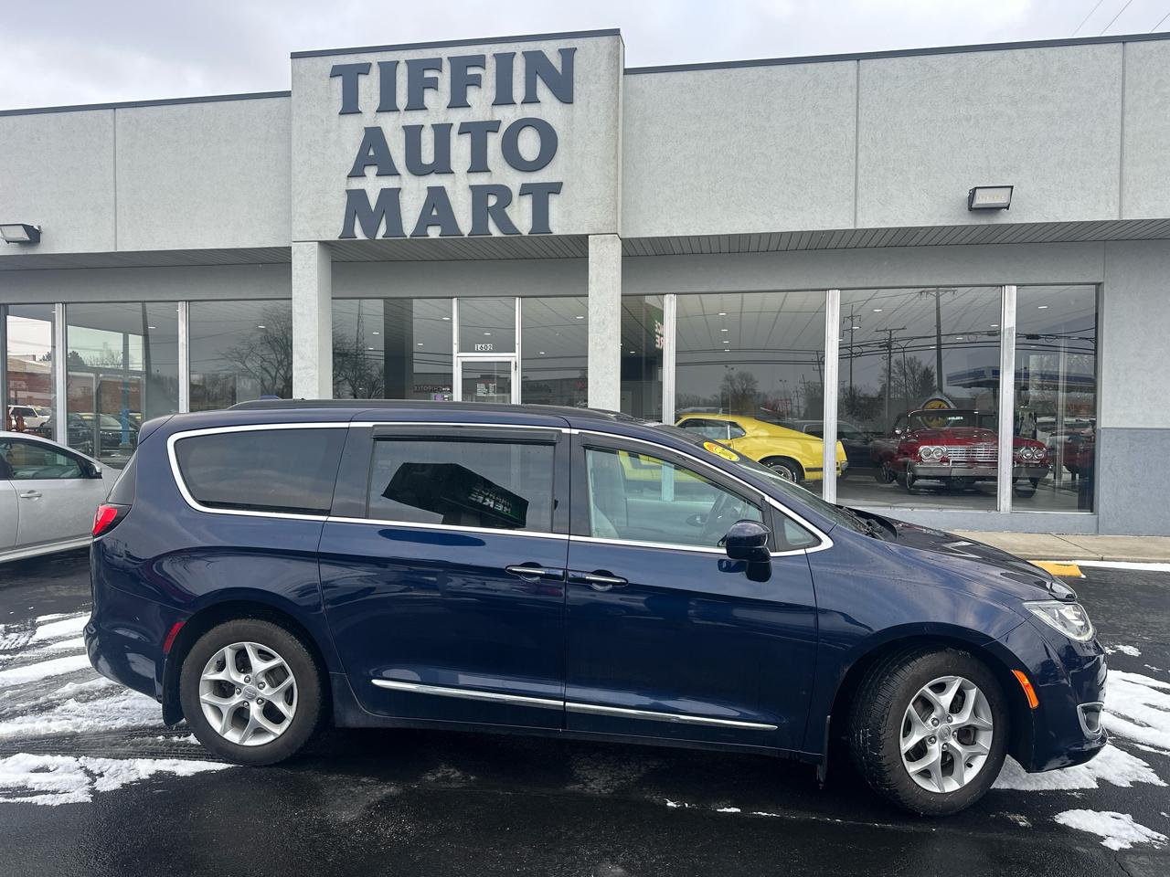 Chrysler Pacifica Touring-L FWD 2017