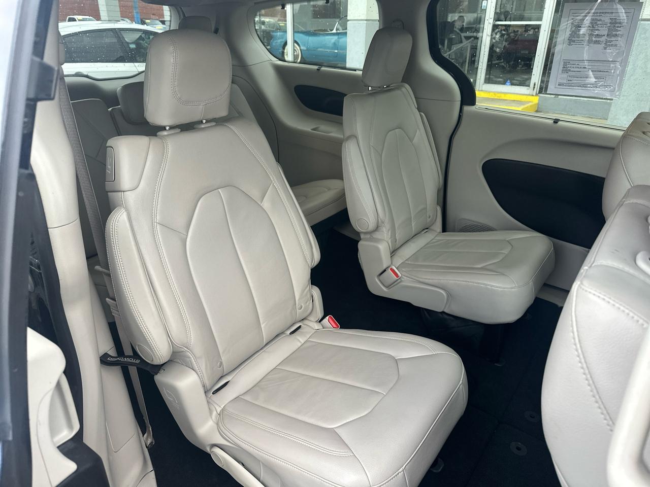 Chrysler Pacifica Touring-L FWD 2017