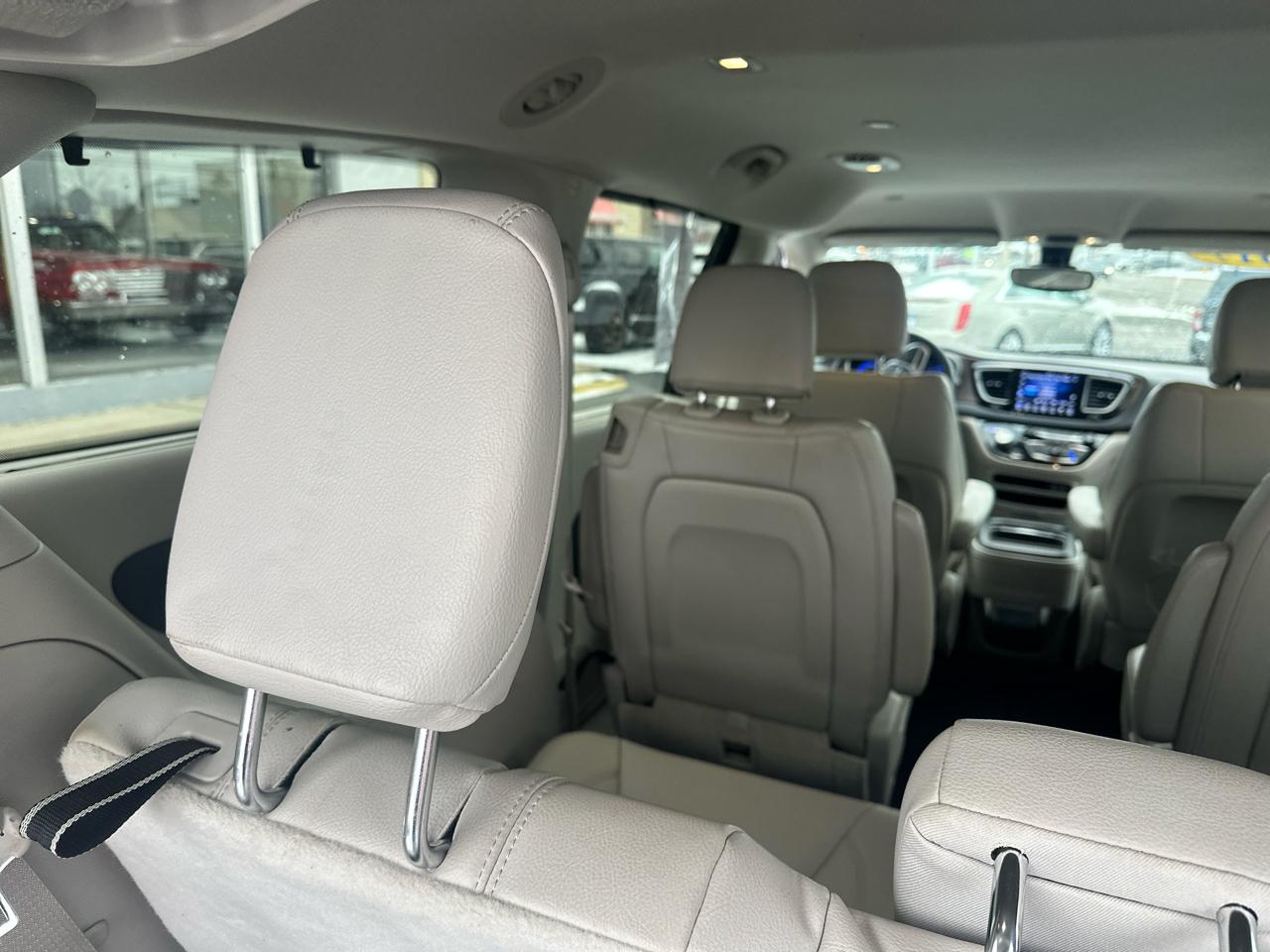 Chrysler Pacifica Touring-L FWD 2017