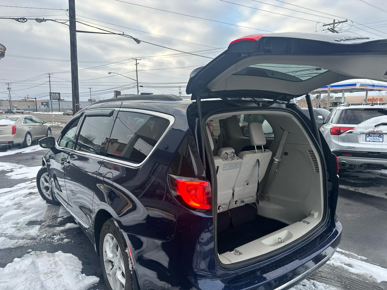 Chrysler Pacifica Touring-L FWD 2017