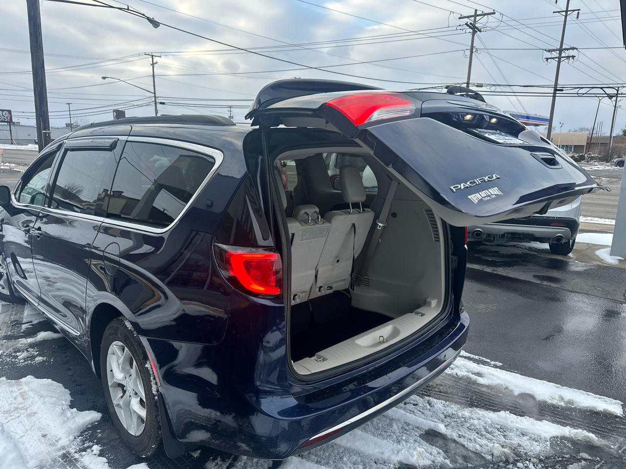 Chrysler Pacifica Touring-L FWD 2017