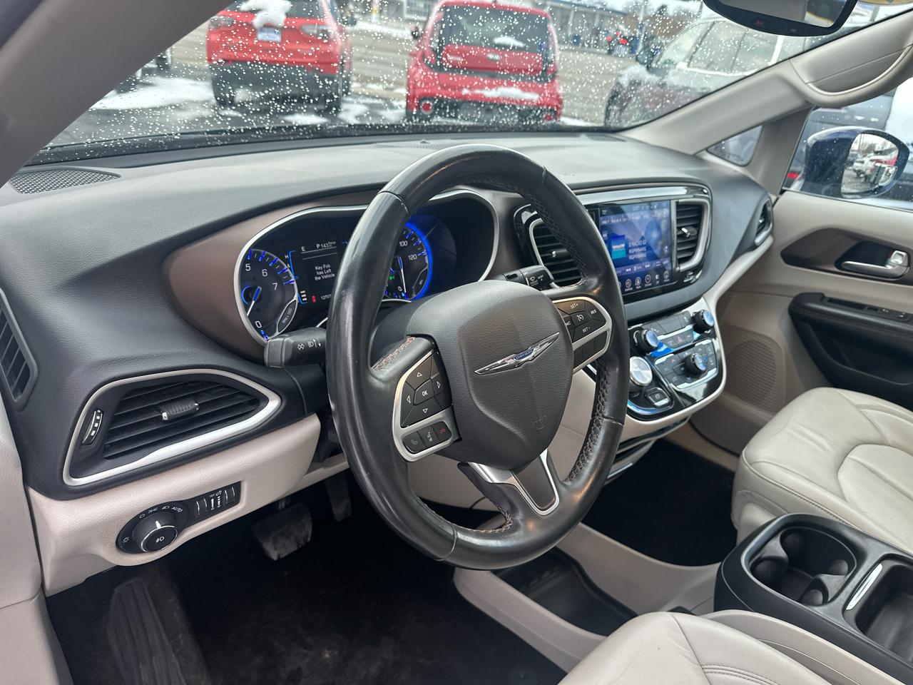 Chrysler Pacifica Touring-L FWD 2017